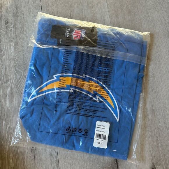 NFL Powder Blue Los Angeles Chargers Primary Logo T-Shirt XL NWT in packaging - Picture 2 of 2